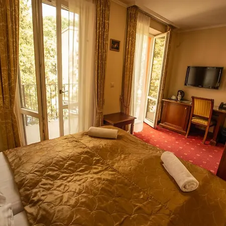 Hotel Mozart 4*
