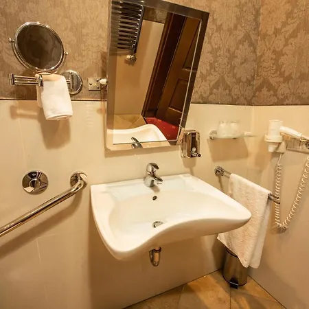 Hotel Mozart 4*