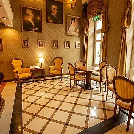 Mozart Hotel 4*