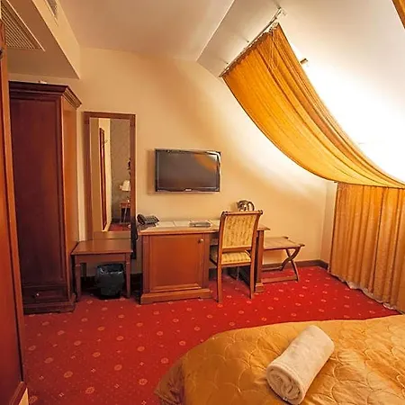 Mozart Hotel 4*